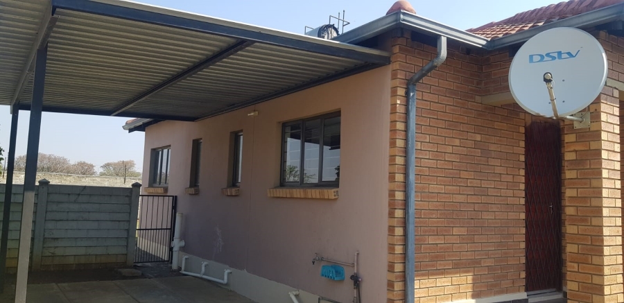 To Let 3 Bedroom Property for Rent in Waterval East North West